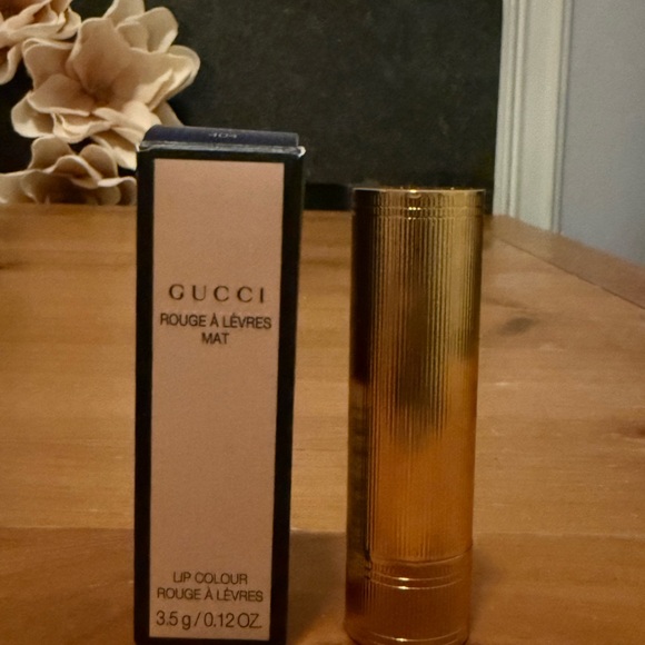 Gucci Long-Lasting Matte Lipstick - Cassie Magenta - Picture 5 of 7